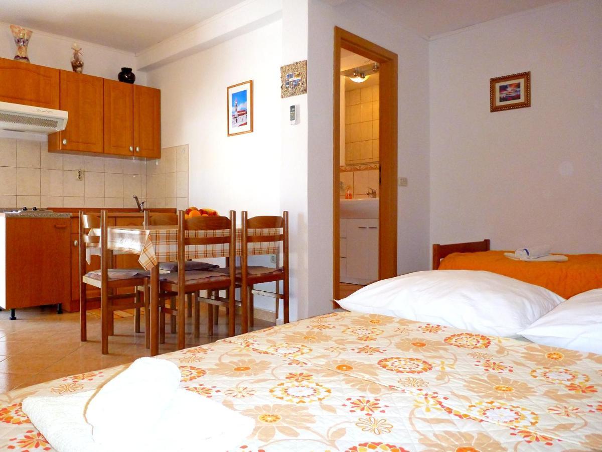 Apartmani Jole Трогир Екстериор снимка